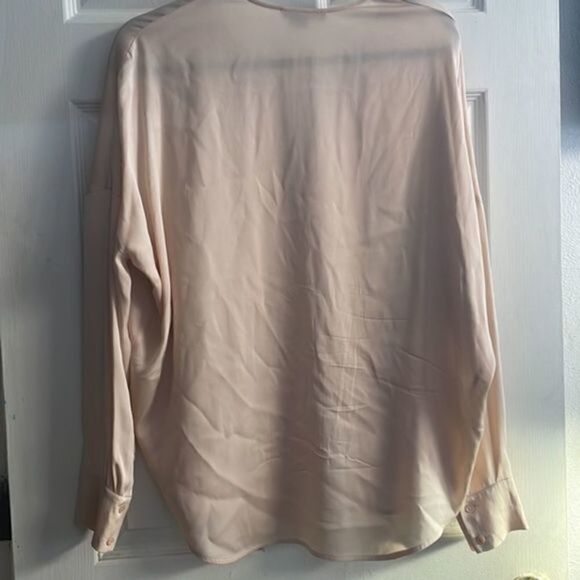 Vince shear V neck blouse size medium - Picture 6 of 6